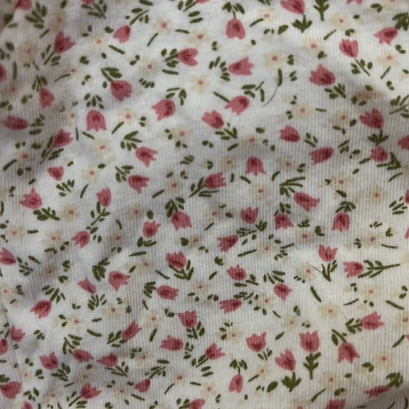 preppy brandy melville low cut floral top - Picture 2 of 2
